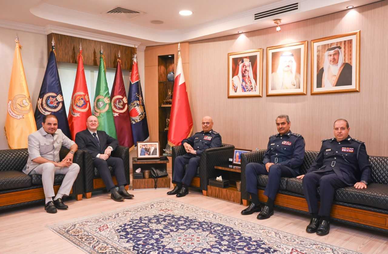 رئيس الأمن العام يستقبل نائب رئيس جامعة هيدرسفيلد<